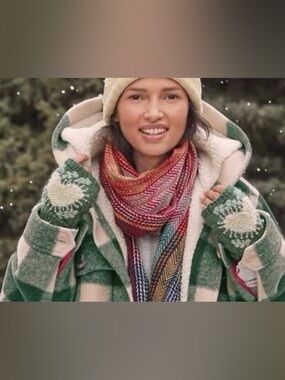 Sundance Vintage Heart Beanie & handwarmers 100% wool green/cream